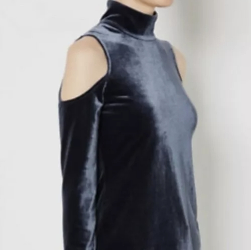 Witchery Blue Velvet Cold Shoulder Blouse Size Small - Picture 4 of 12